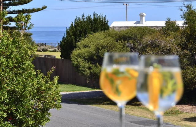 BASK | Port Willunga cosy winter escape, Seaview, Beach 500m, Wineries 10mins