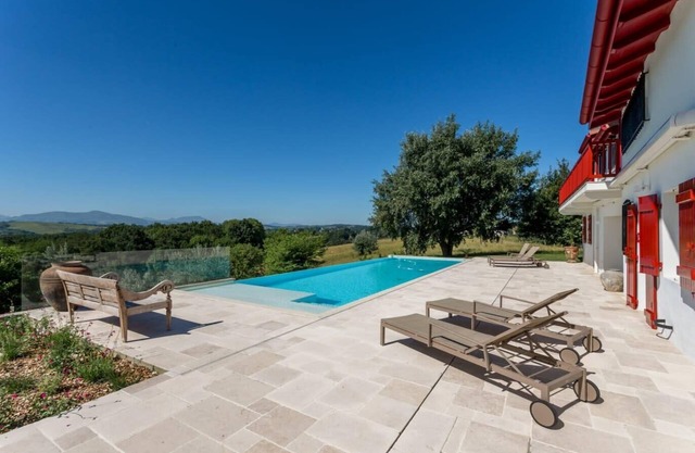 País Vasco│ Villa espléndida · Vista de los Pirineos · 7 suites · Piscina · Mesa de billar