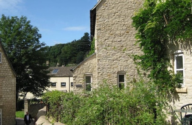 Batemans, NAILSWORTH
