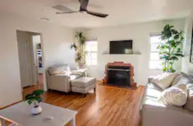 Bay Park 3-bedroom 2-bath with bunkbeds