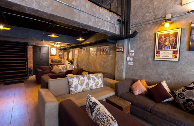 BB Wong Sawang / 5BR / 6BATH / 2 min MRT