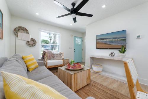 Be a Nomad - Newly renovated - 4 blocks to beach