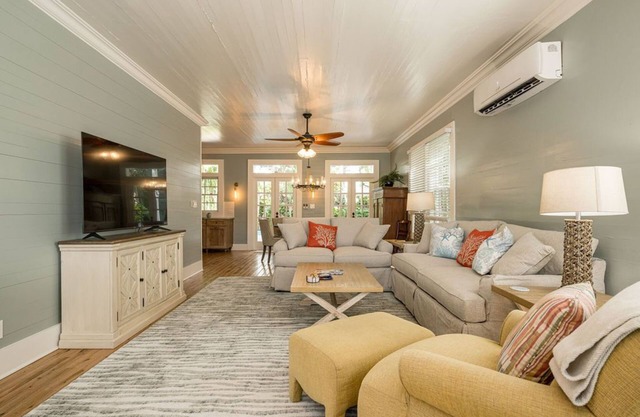 BE AS YOU ARE - 3 Bedroom / 3 Bathroom - Mid Town KEY WEST w/ POOL
