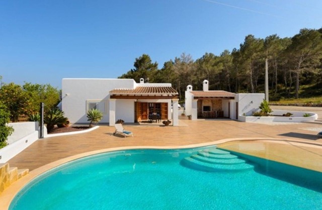 Preciosa villa "Can Pepe Pujolet" con vistas a la montaña, piscina, Wi-Fi