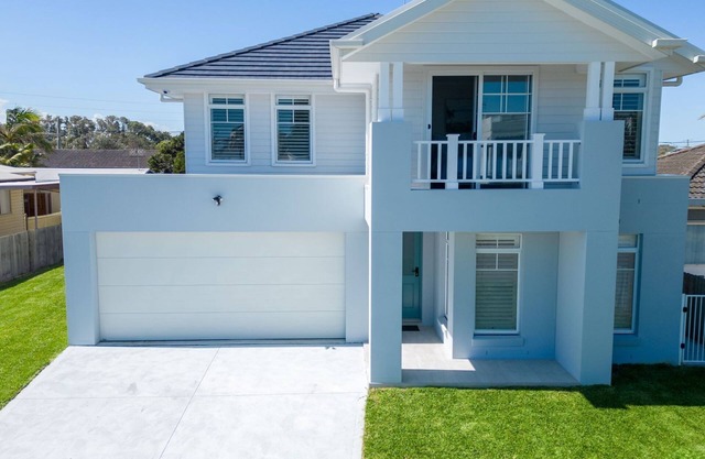 Beach Breeze Escape - The Entrance North