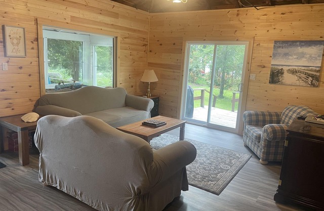 Beach Front Cottage on Beautiful Lake Simcoe