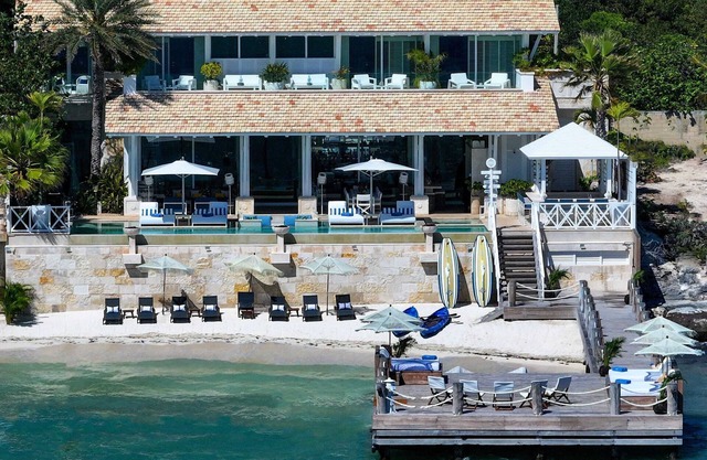 Beach Front Villa with Spectacular Ocean View