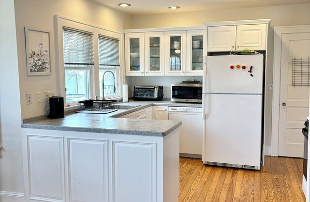 Beach Oasis - Quiet, sunset marina views, patio w/grill, plus 2 beach badges