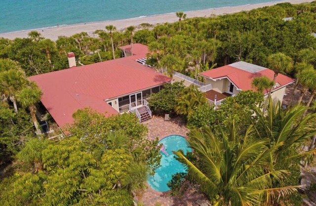 Beach & Pool Estate