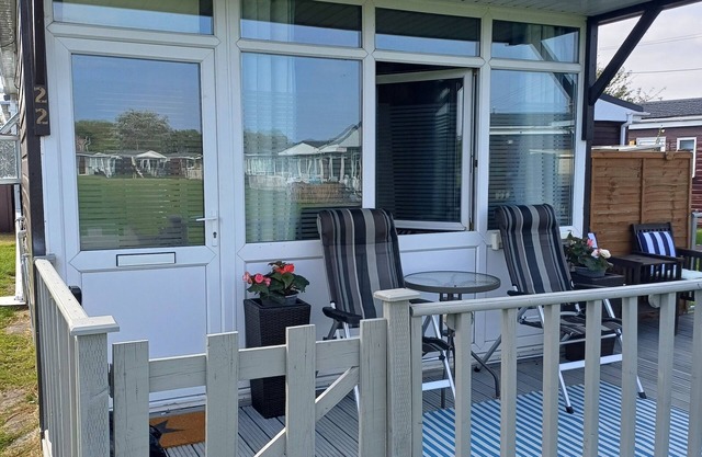 Beach Retreat holiday chalet in chapel snt leonards.