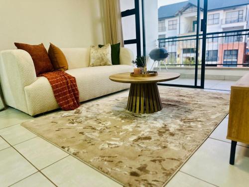 Beach-Style Modern Apt at The Blyde