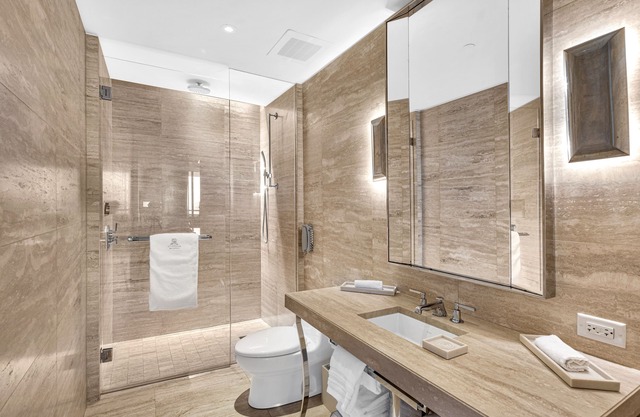 Beachfront Atlantic Suite 5 Star Residences / Bal Harbour