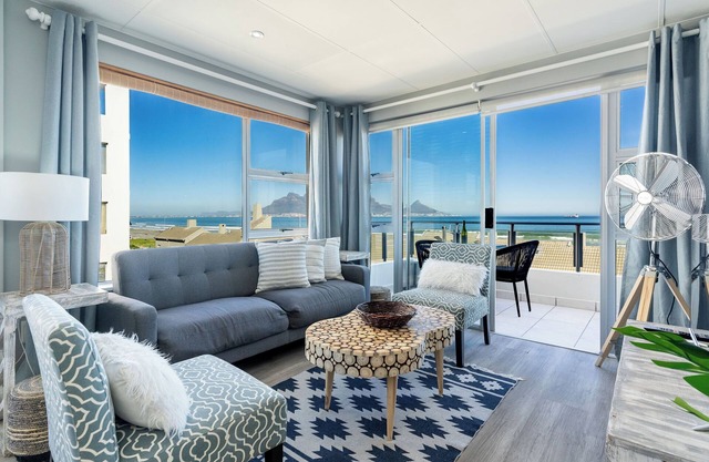 Oceanview Blouberg Apt | Kitesurfing | Pool