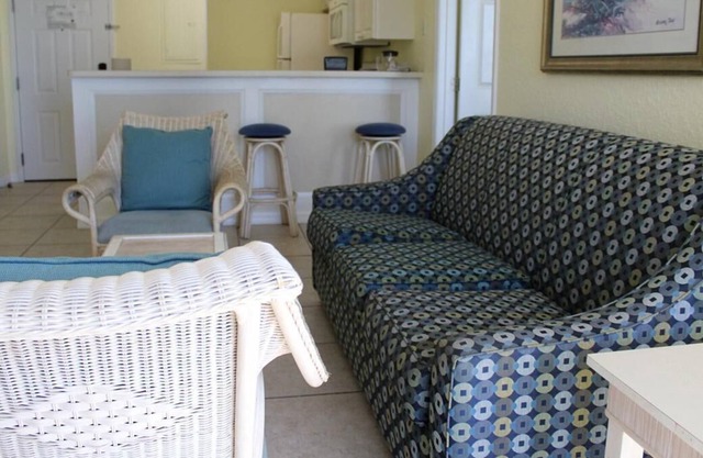 Beachfront Dream! 2 Convenient Units w/Kitchen, Shop at Volusia Mall