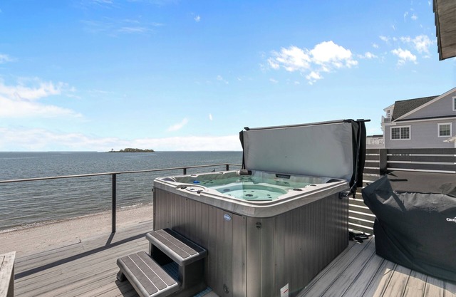 Frente a la playa casa-Quiet, en el agua en Milford Connecticut
