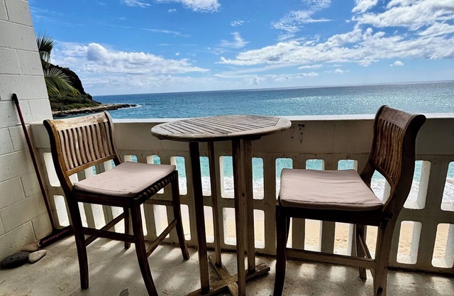 Beachfront Makaha Condo, Breathtaking Ocean Views, MAY SUPER SPECIAL PRICE!!