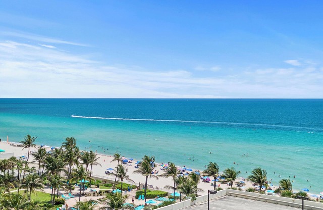 Beachfront Ocean View Balcony Pool Gym