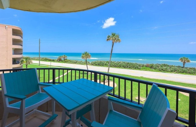 Beachfront Paradise *Pool *Tennis *Sauna