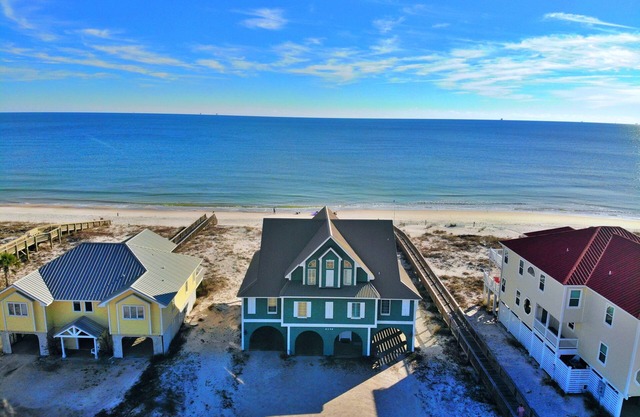 Beachfront/Pools/Pickleball