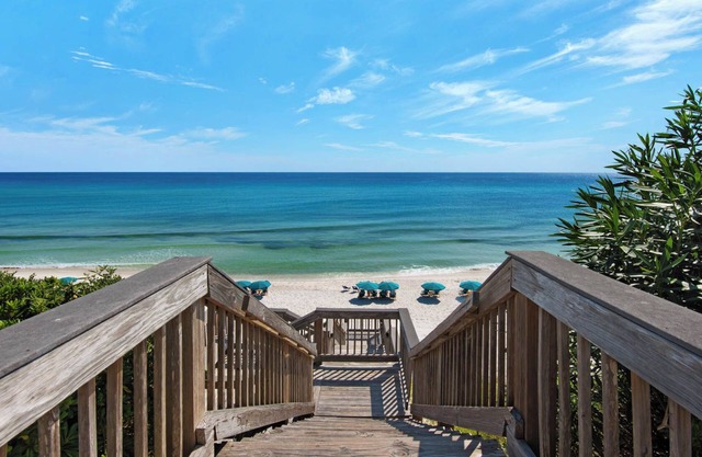 Beachfront Townhome in Seacrest + Free Tickets: Bikes, Dolphin Cruise & More!