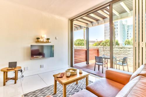 Beachside Apt with Amazing Views and No Loadshedding