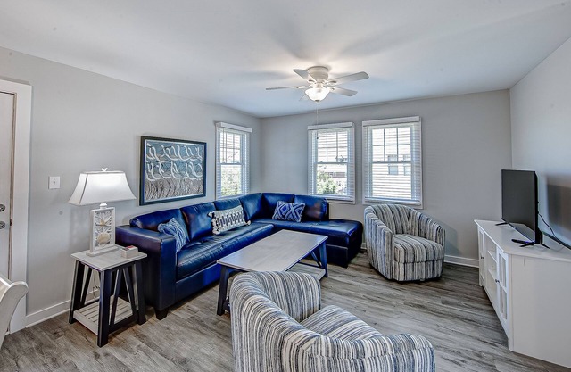 Beachside Bliss-Stunning ocean views, community pools, and dog-friendly
