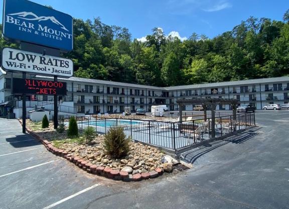 Bear Mount Inn & Suites