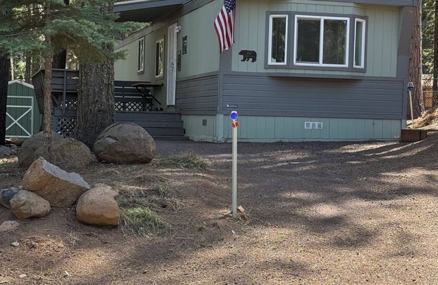 Bear Necessities 2 bed 2 bath located on the Peninsula at Lake Almanor Ca.