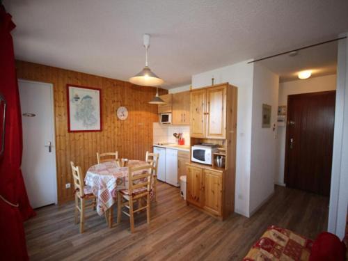 Beau 2 Pièces aux Saisies, 4 Couchages, à 100m du Centre et 300m des Pistes - FR-1-293-17