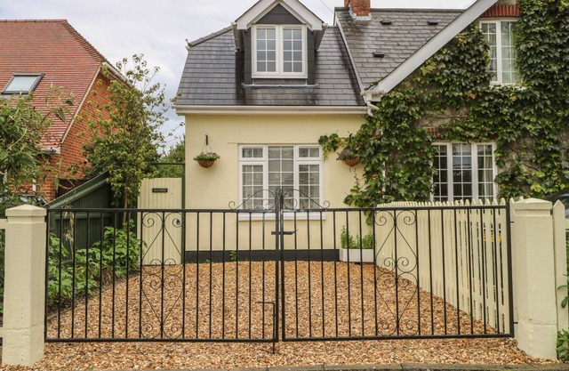 BEAU ANNEXE, admite mascotas, con un jardín en Ringwood, Ref. 23229