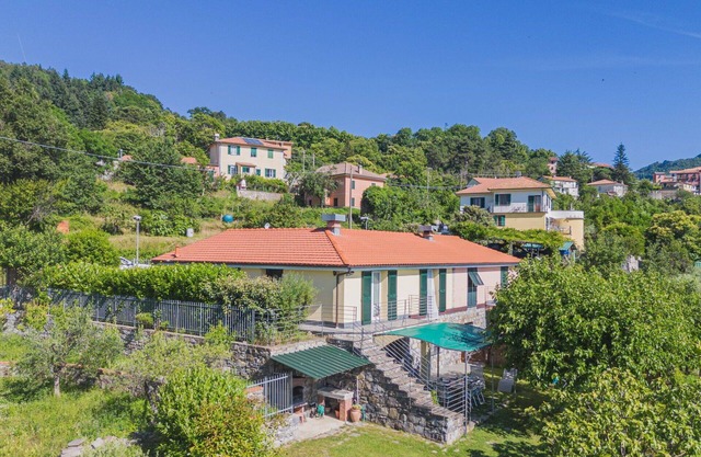 Estupenda casa de vacaciones con WIFI, TV, terraza, mascotas permitida y aparcamiento