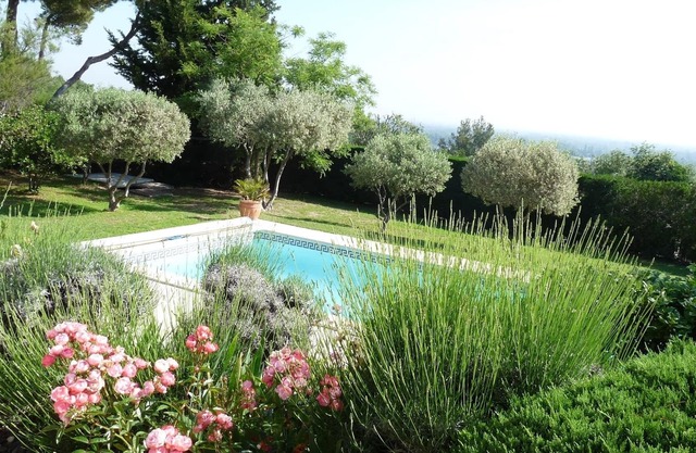 Hermosa villa con piscina en Provenza cerca de Aviñón y Luberon, magnífica vista