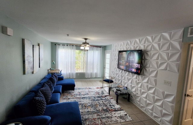 Beautiful 1st Floor Unit 1/2 Mile to Amazing Beach