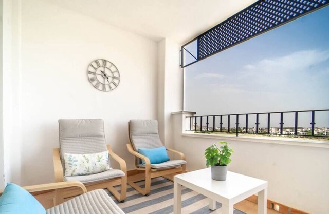 Precioso Apartamento de 2 Dormitorios con Vistas al Golf y Piscina en Hacienda Riquelme EO3222