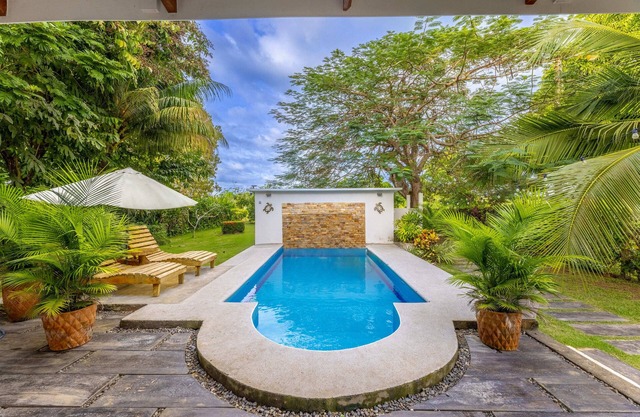 This villa is a 2 bedroom(s), 2.5 bathrooms, located in Esterillos , Provincia de Puntarenas.