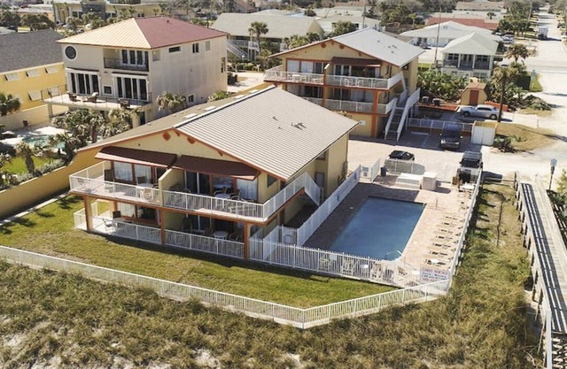 Beautiful 2 bedroom unit at resort, sleeps 6