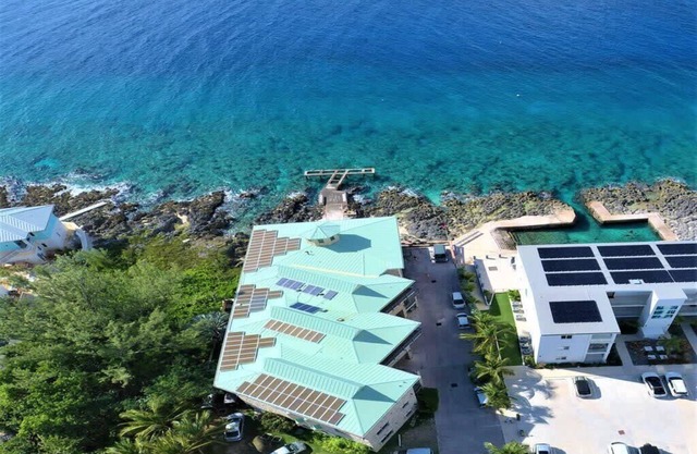 Beautiful 2Bd/2Bth Oceanfront Condo-Onsite Dining