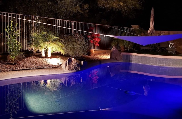 Hermosa casa de 3 recámaras / 2 baños en Gold Canyon con piscina climatizada en un entorno privado