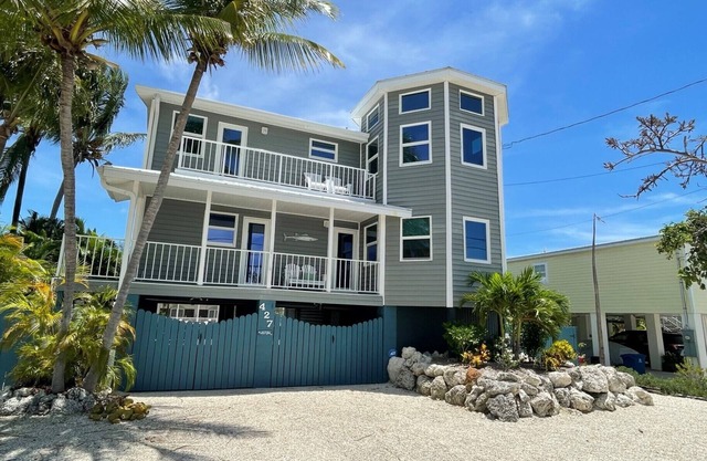 Beautiful 3 Bedroom Canal Home in Little Torch Key, FL w/ Great Boating Access