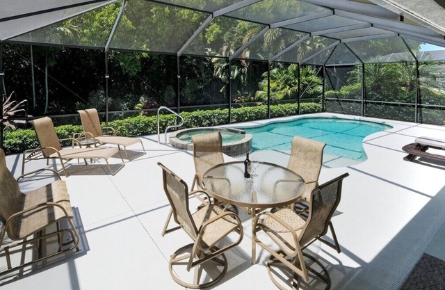 BEAUTIFUL 3 Bed/2 Bath Home in RiverPoint w/Heated Pool, FREE WiFi, 2 miles...