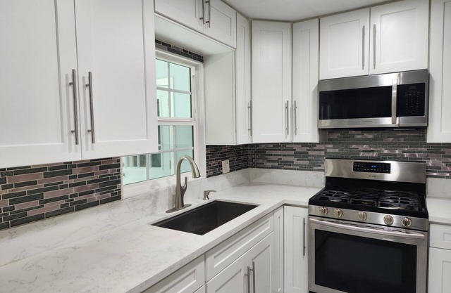 Beautiful 3-bedroom House> San Diego County > Spring Valley, CA. with AC/ Wi-Fi