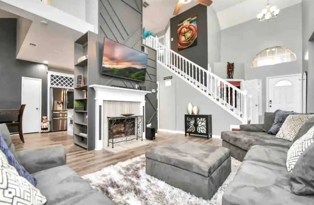 Beautiful 3-bedroom Patio Home in Houston w/ WiFi, AC near Champions Golf course