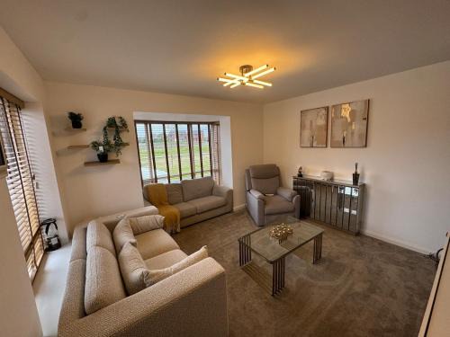 Beautiful 3BRHome Serene Stay Perfect for Family
