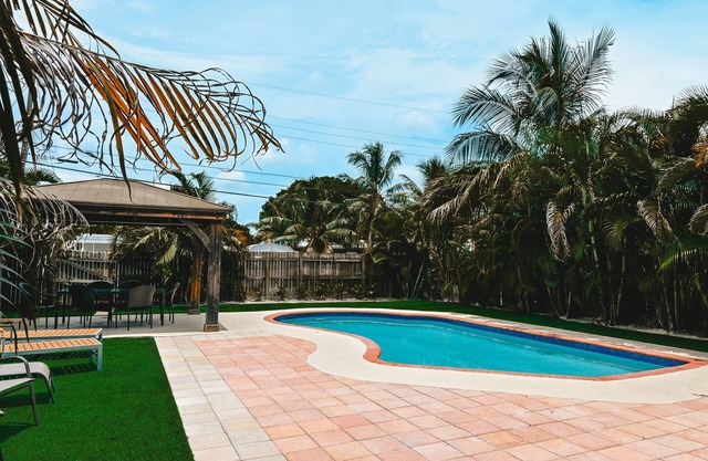 Hermosa 4Bed 2Bath hogar Piscina climatizada, 3 millas de Hollywood North Beach Park