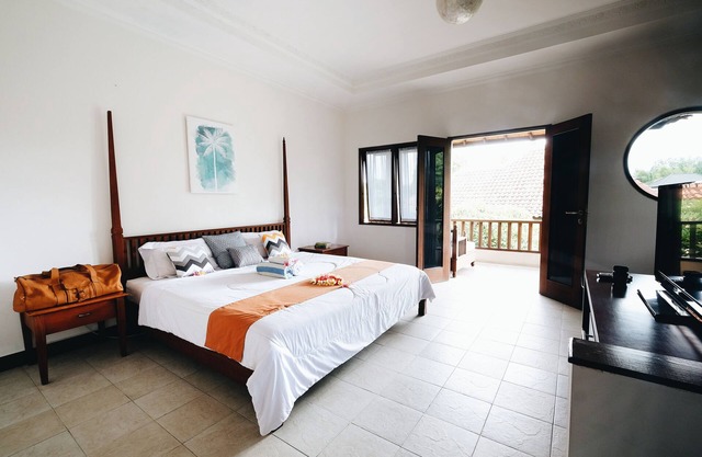 Hermosa villa de 4 dormitorios con piscina en Canggu Pererenan con desayuno saludable todos los días
