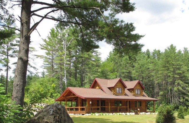 Hermosa Adk. Log Cabin Sleeps 8-13, acceso privado a la playa, ideal para LG. Familia