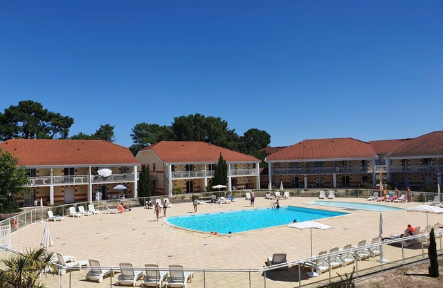 Bonito apartamento para 4 personas con WIFI, piscina, TV, terraza, mascotas permitida y aparcamiento