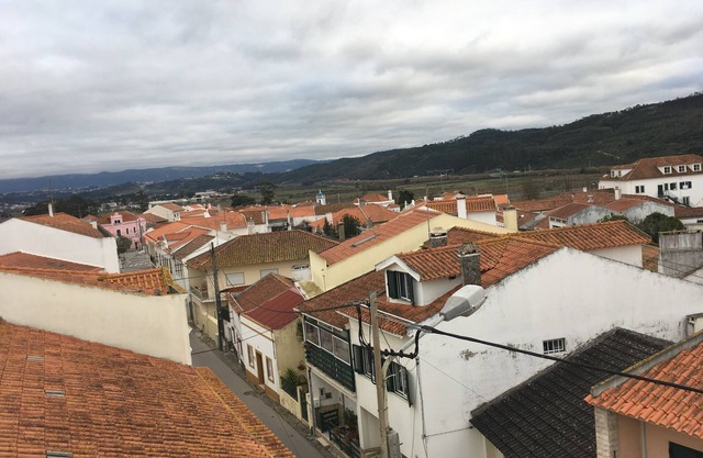 Hermoso departamento. 2 cap.1 s. nadar en un pueblo encantador a 5 km de la playa de Nazaré