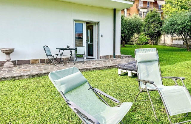 Acogedor apartamento para 4 personas con A/C, WIFI, TV, patio y aparcamiento