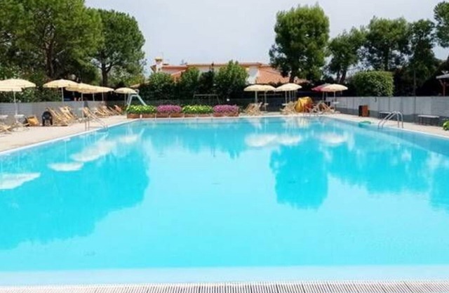 Bonito apartamento con piscina, A/C, WIFI, TV, terraza, vista panorámica y aparcamiento